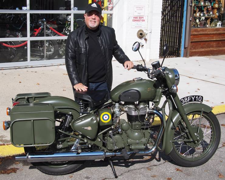 Billy-Joel-with-his-Royal-Enfield.jpg