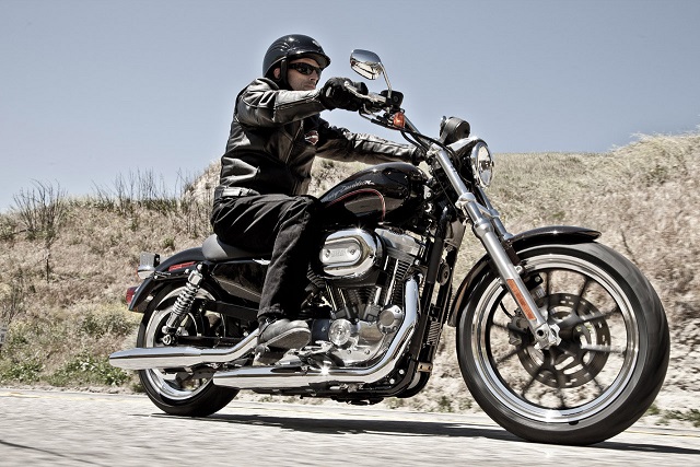 Harley-Davidson-Sportster-883-1A.jpg
