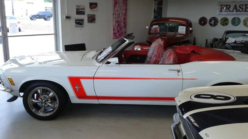 Mustang convertible 1.jpg