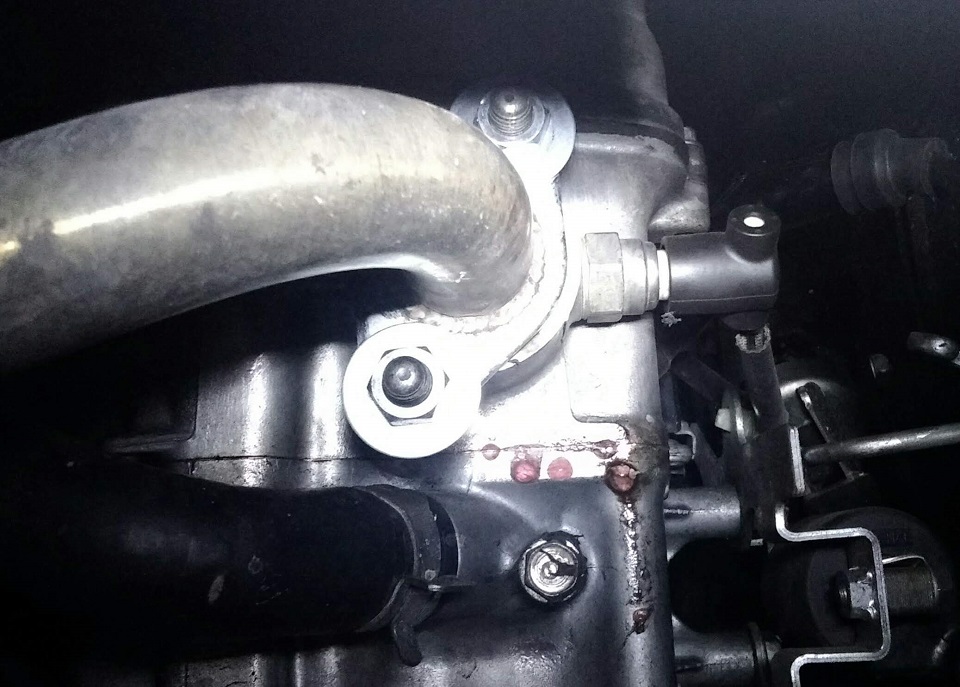 the beginning of the leakage of the antifreeze in the cylinder area