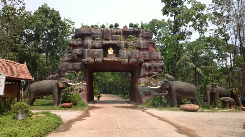The gate to the temple