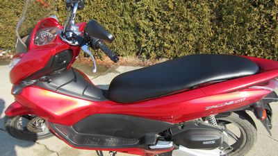 tn_PCX seat 010.JPG