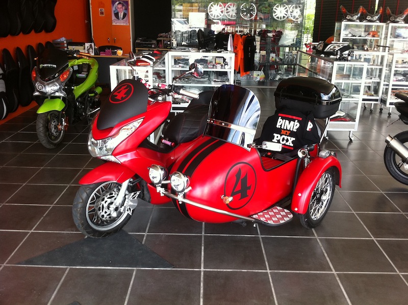 Honda PCX side car 11 www.powerbypcx.com .JPG