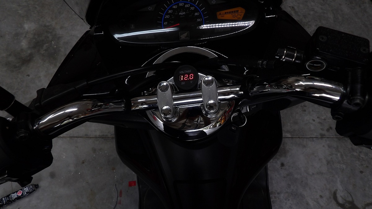 Volt gauge pcx.jpg