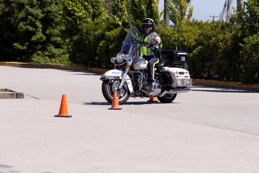 this cop could ride a bike