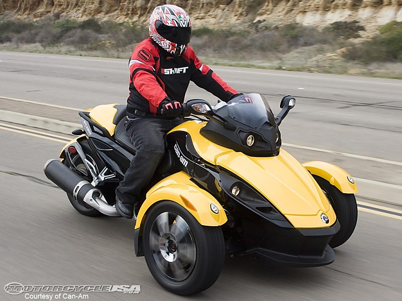 Can-Am_Spyder_5_800x600.jpg