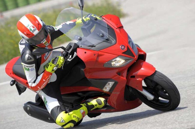 gilera-nexus-300-simon.jpg