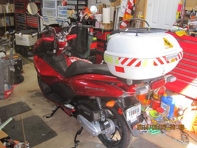 2014 02 07 PCX150 4 E46 case and lights added 900k.jpg