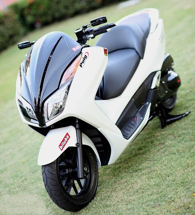 Honda Forza NSS300A (2).jpg