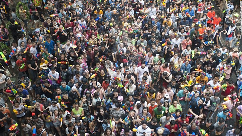 Songkran Water Fight 02.jpg