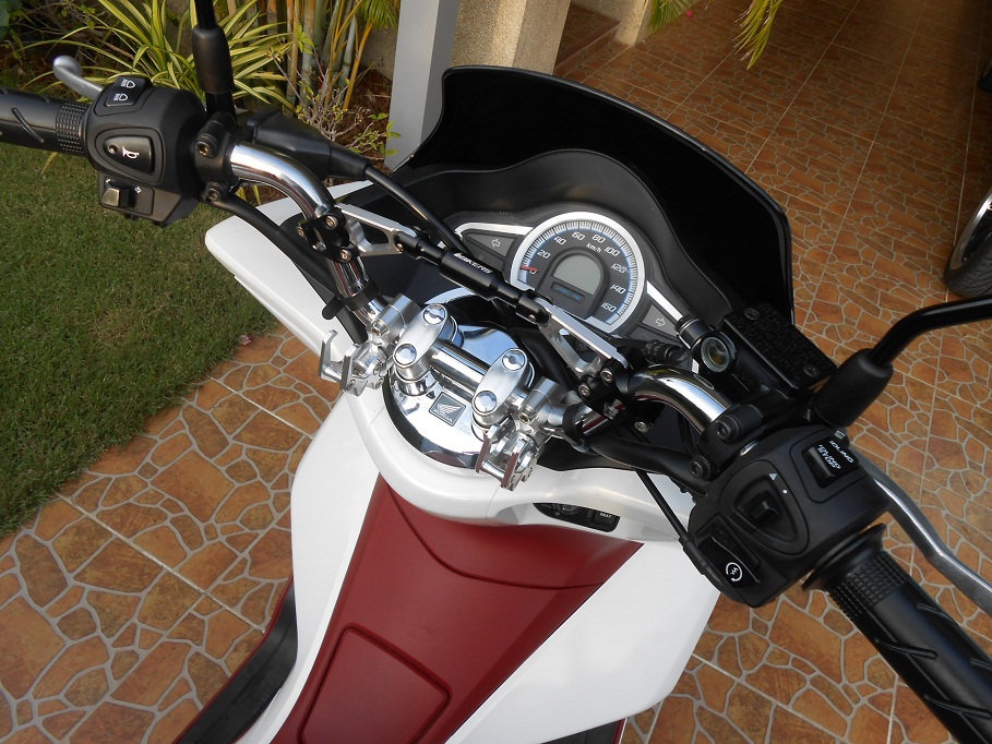 PCX white 004 - Copy.JPG